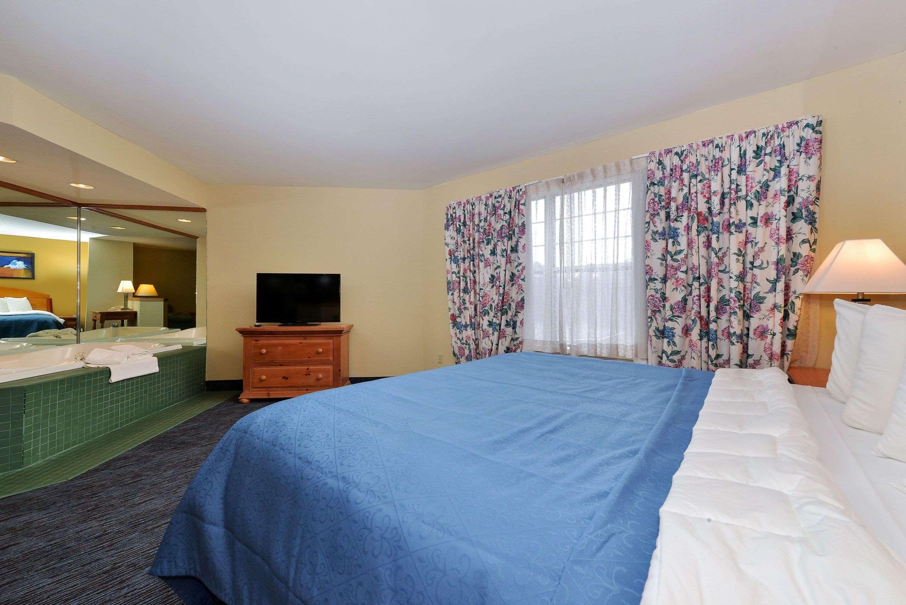 Quality Inn & Suites Shawano Exterior photo