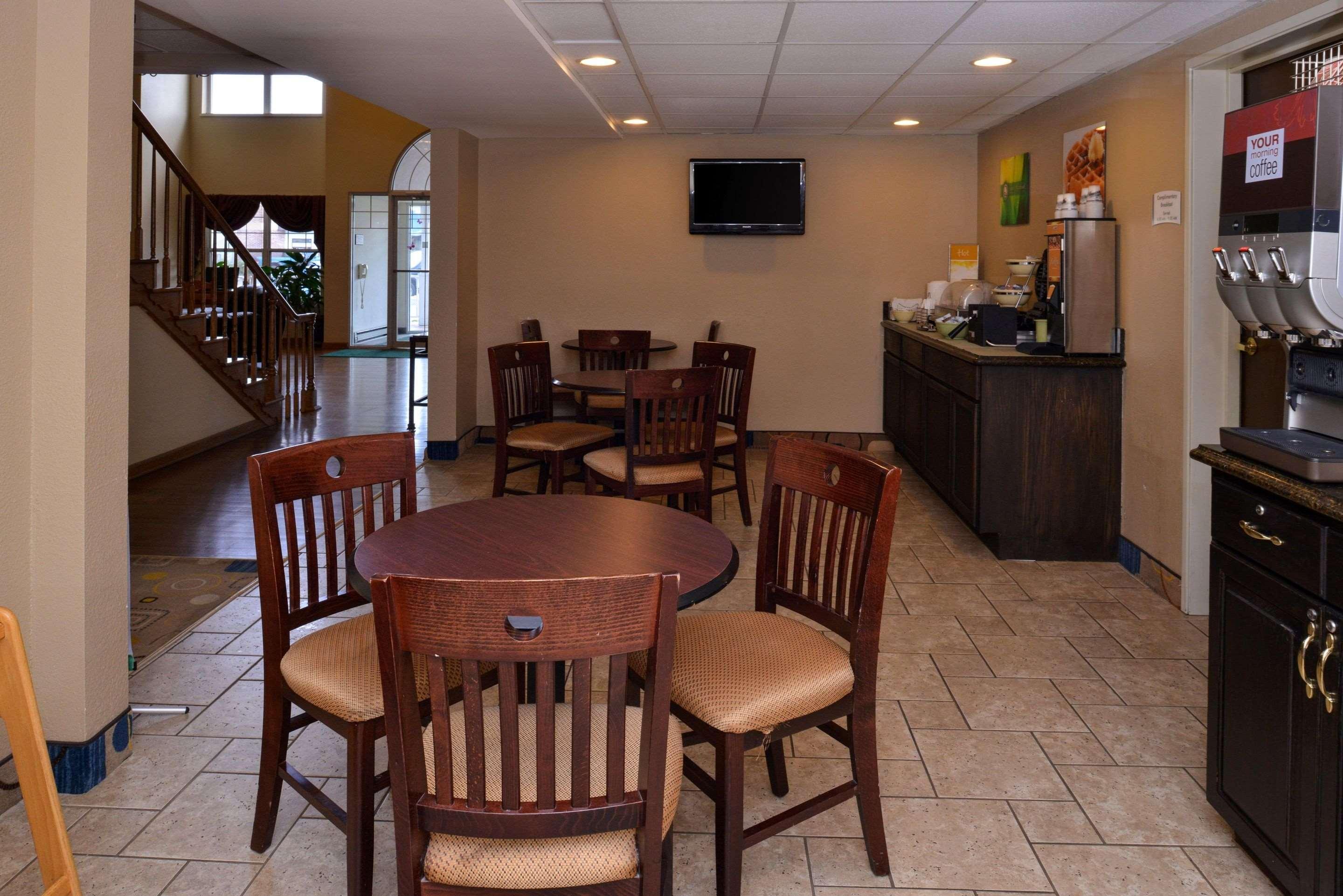 Quality Inn & Suites Shawano Exterior photo