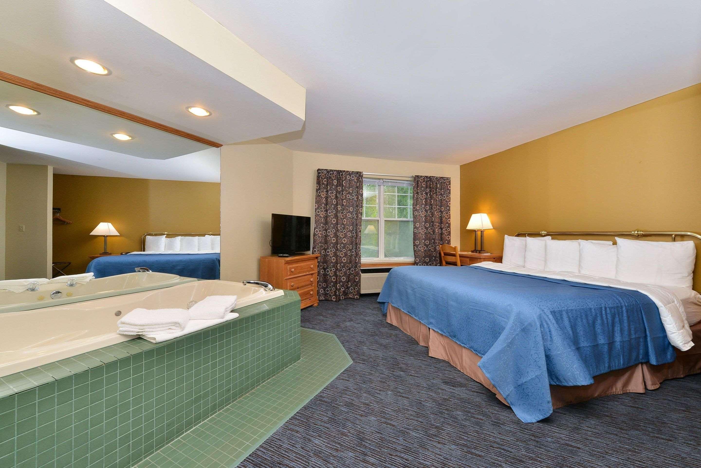 Quality Inn & Suites Shawano Exterior photo