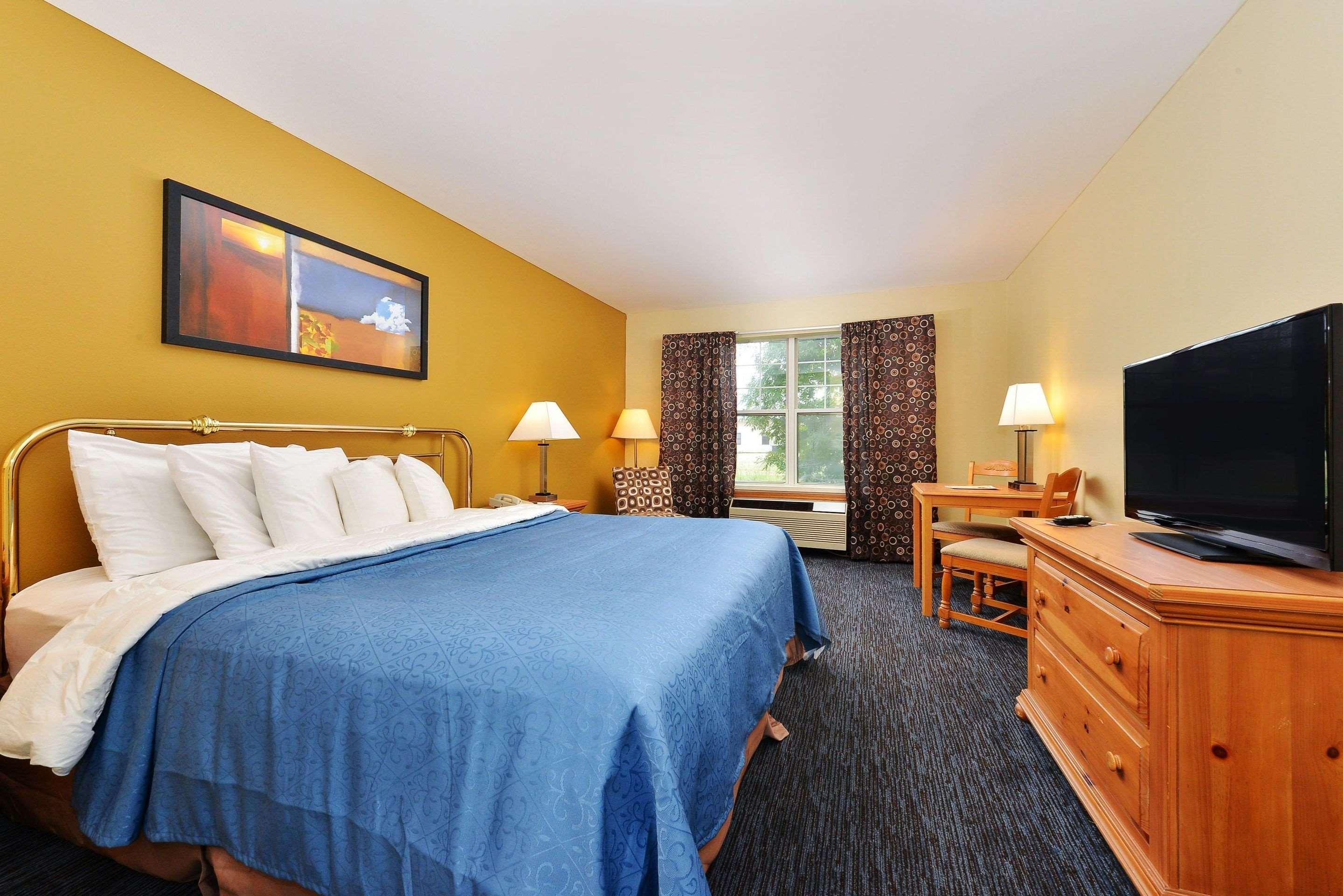 Quality Inn & Suites Shawano Exterior photo