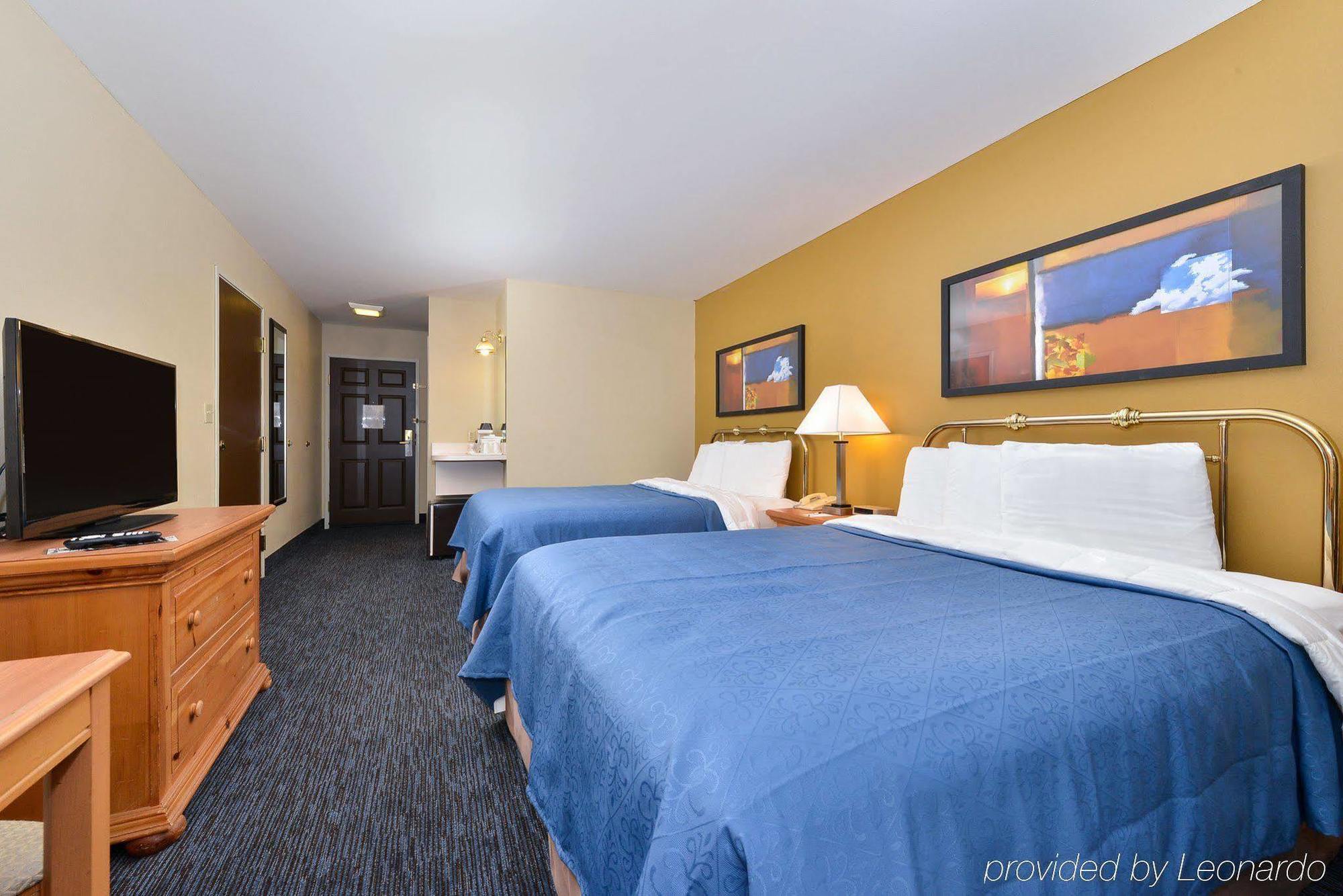Quality Inn & Suites Shawano Exterior photo